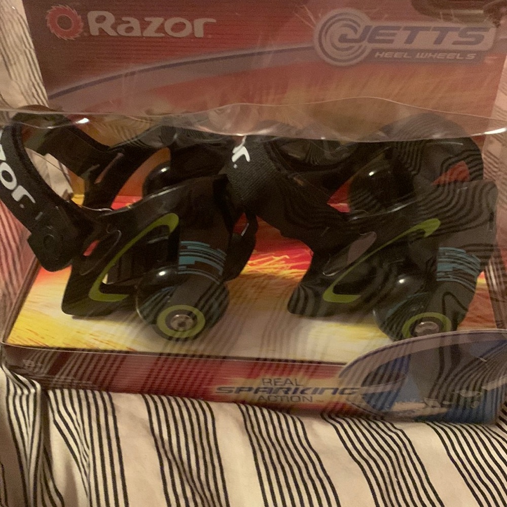 Brand new Razor Jetts Unisex